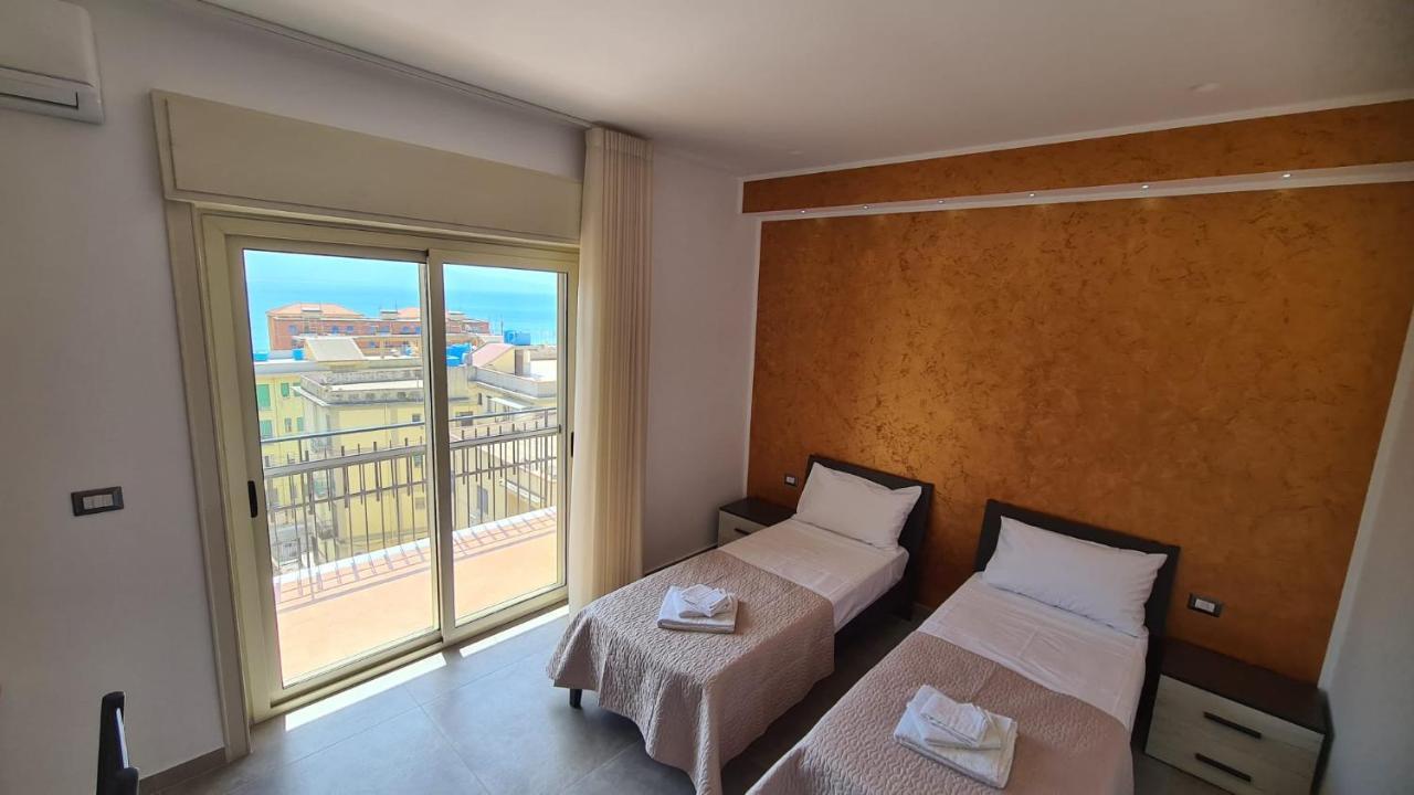 Bed and Breakfast Casa Veneziano à Messine Extérieur photo